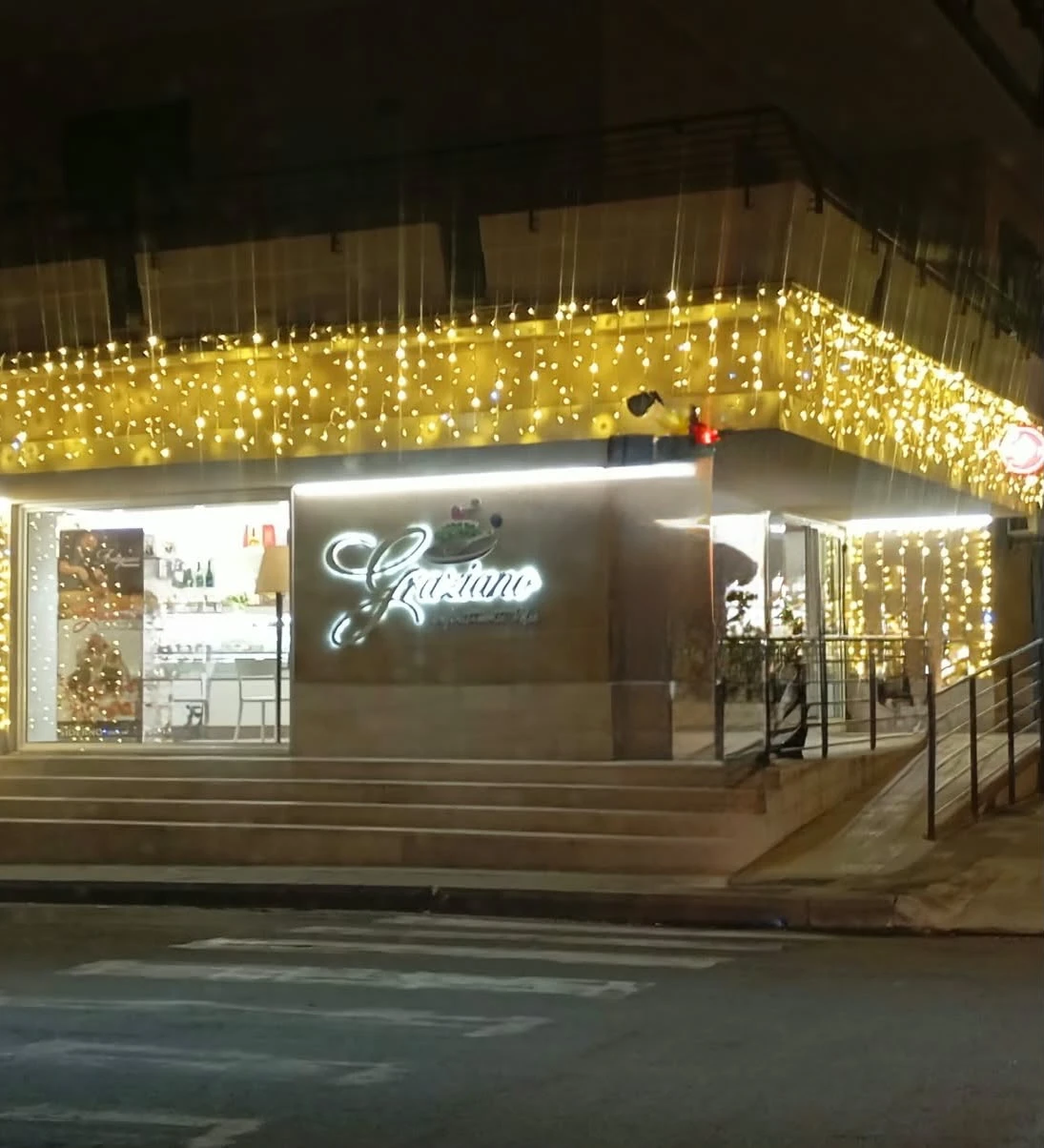 Installazione luminosa Azzarà Group
